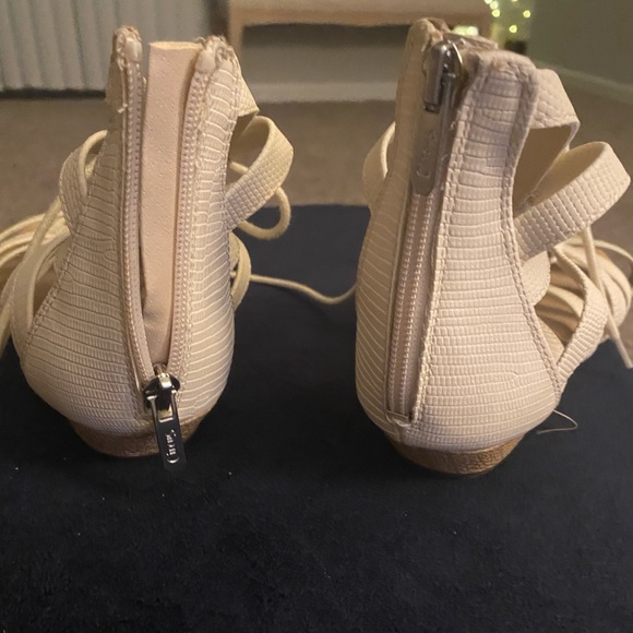 Gladiator sandal, size 9 - Picture 3 of 5